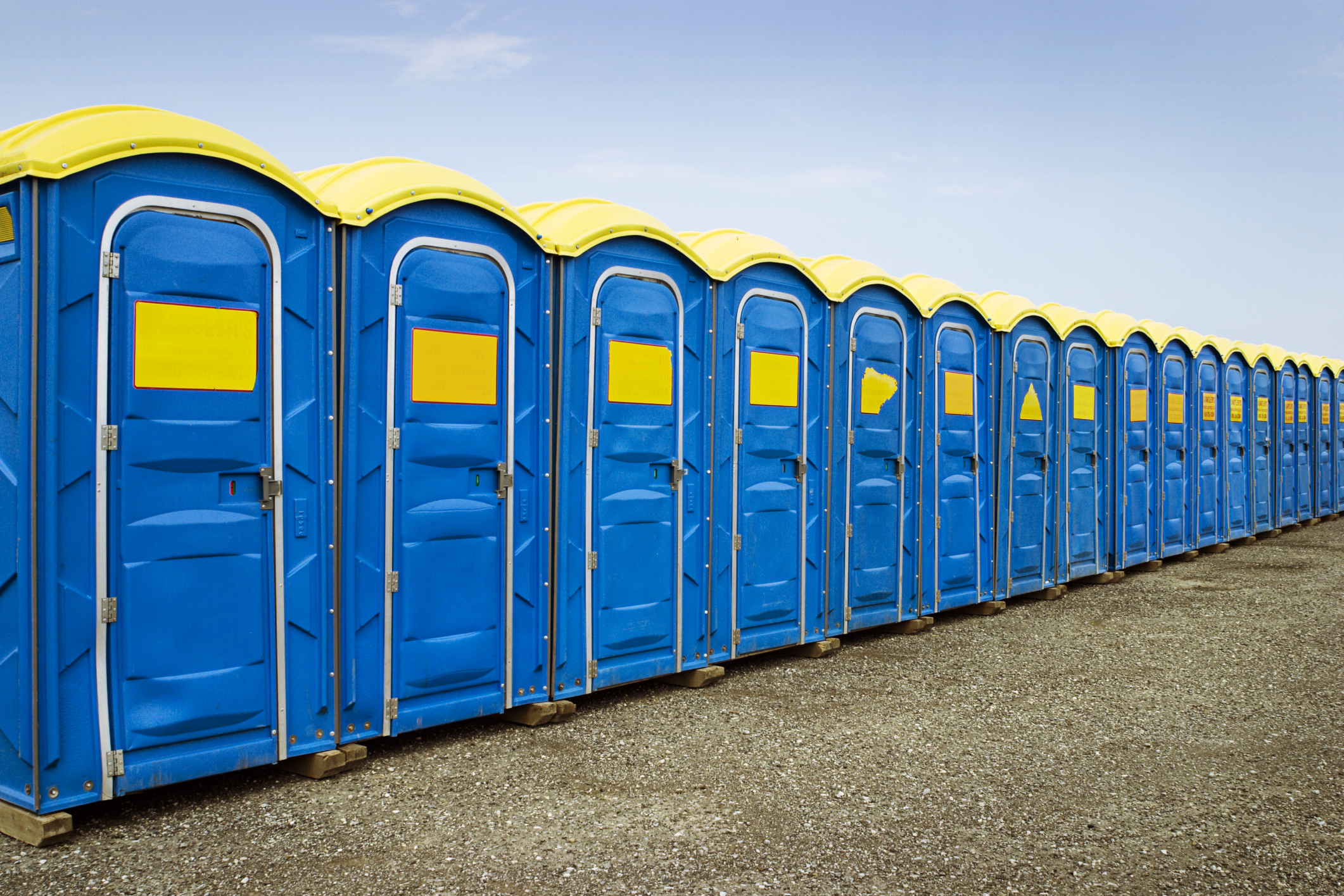 What features or amenities come with premium porta potty options in the San Francisco area?